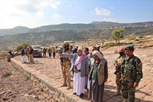 البرلمان يتفقد طريقًا حيويًا ويشيد بتعاون الإمارات لخدمة أهالي المعافر