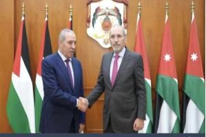 وزير الخارجية الأردني يلتقي نائب الرئيس الفلسطيني حسين الشيخ
