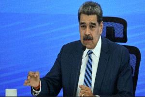 سيناتور أميركي: واشنطن عرضت على مادورو "المغادرة إلى روسيا"