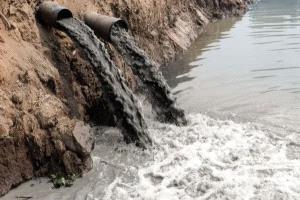 خطر صامت يهدد العراق: أنهار ملوثة تنذر بأزمة صحية وبيئية