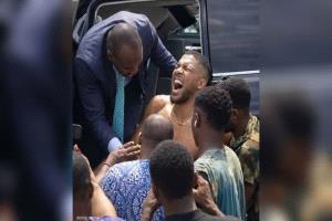 إصابة جوشوا بطل العالم السابق في الملاكمة بحادث مروع