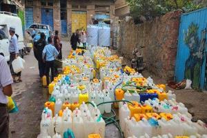 تعز تشكل لجنة لإعداد خطة لمواجهة أزمة المياه وضمان استدامة الخدمة