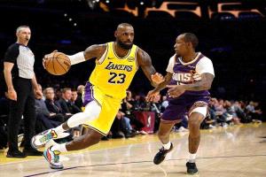 فينيكس صنز يوقف سلسلة انتصارات ليكرز في الدوري الأمريكي للسلة