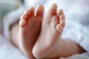 اعتقال رجل سبعيني حاول شراء طفلة رضيعة داخل دار مزادات