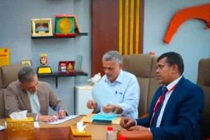 عدن: محافظ العاصمة يوقّع اتفاقية بناء الدور الرابع لكلية طب الأسنان بجامعة عدن