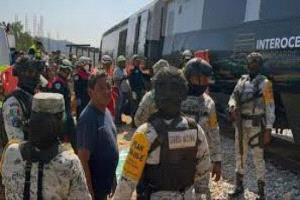 قطار المكسيك ينقلب بين محيطين 13 قتيلًا وعشرات الجرحى
