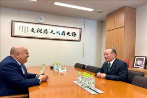 السفير السنيني يبحث مع البرلمان الياباني تعزيز التعاون ودعم مسارات السلام في اليمن
