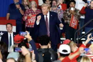 ترمب يعيد تشكيل خريطة التجارة العالمية… والرسوم تتصدّر المشهد في 2026