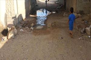 زنجبار تغرق في مياه الصرف الصحي: أطفال يسيرون وسط مستنقعات والوباء يهدد السكان