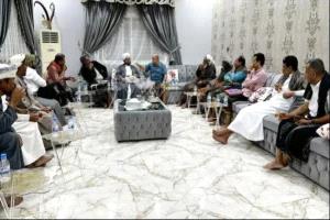 محافظ حضرموت يعلن اتفاقًا أوليًا مع حلف القبائل لتهدئة الوادي وتعزيز الأمن الاجتماعي
