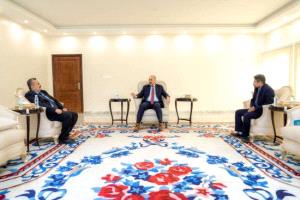 الزُبيدي يتابع تطوير مطار عدن ويؤكد دوره كواجهة استراتيجية