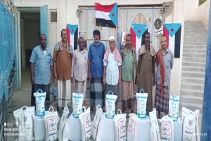 انتقالي ساه يطلق مبادرة إنسانية جديدة ويوزّع السلال الغذائية على الأسر المحتاجة بدعم من الرئيس الزُبيدي