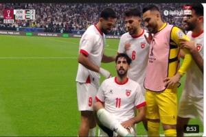 احتفال الكرسي.. يزن النعيمات يشعل مدرجات استاد البيت