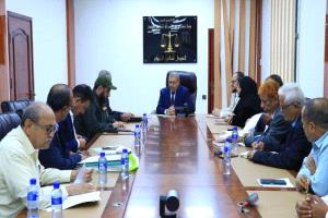 رئيس القضاء يبحث مع قيادات لحج تعزيز العدالة وحماية الأراضي