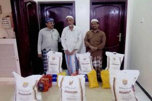 انتقالي تريم يوزع مساعدات على ذوي الاحتياجات الخاصة