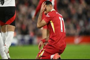 عاجل | "لا نحتاجه".. تصريح يزلزل الشارع الرياضي حول صفقة صلاح إلى دوري روشن