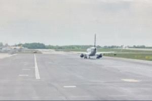 بعد إغلاق مؤقت.. بولندا تعيد فتح مطاري ريزشوف ولوبلين
