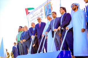 الزُبيدي من أبين: طاقة شمسية وتنمية مستدامة بدعم إماراتي