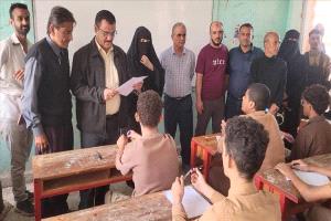 مدير عام المنصورة يشدد على أهمية الامتحانات في تعزيز تحصيل الطلاب