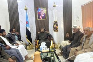 انتقالي المهرة يعزز الشراكة المجتمعية بلقاء مشايخ ووجهاء مديرية حات