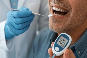 السكري وصحة الفم.. علاقة متبادلة
