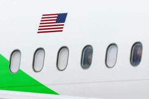 واشنطن ترحل نحو 50 إيرانياً وعربياً على متن طائرة مستأجرة
