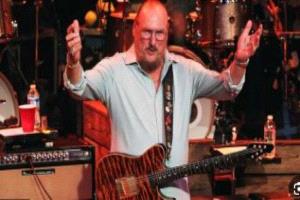 رحيل أسطورة السول والغيتار ستيف كروبر عن 84 عاماً

