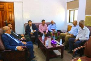 سيئون بعد التحرير: رئيس الجمعية الوطنية يتفقد البنك المركزي ويشيد بالأمن والاستقرار