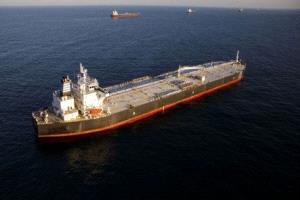 ناقلة النفط الروسية تتجنب البحر الأسود لتفادي هجمات الطائرات المسيرة