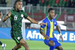 لوكمان يقود نيجيريا للفوز على تنزانيا بكأس الأمم
