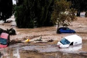 أمطار غزيرة تفيض شوارع مالقة الإسبانية دون خسائر بشرية