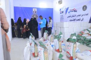 بدعم من الرئيس الزُبيدي.. الانتقالي يواصل تنفيذ مشاريع الإغاثة ويُدشّن توزيع السلال الغذائية في تريم وسيئون
