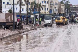 المغرب.. جهود لإزالة مخلفات فيضانات "استثنائية" في آسفي