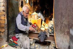 مكرافة الشواكة صرخة حرفة بغدادية ضد موجة الاستيراد