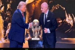 الفيفا تفاجئ العالم: ترامب يحصد النسخة الأولى من جائزة السلام