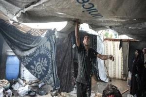 غزة تغرق.. مليون نازح بلا مأوى بعد سيول مدمرة