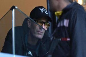 زيدان يحضر لمساندة نجله حارس الجزائر أمام السودان