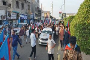 عدن: حشود جماهيرية في دار سعد تطالب بإعلان استقلال الجنوب