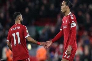 "رسالة غامضة" من فان دايك بشأن محمد صلاح