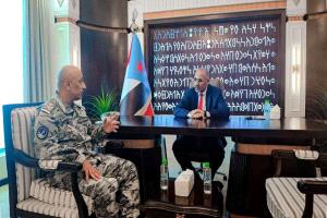 الرئيس الزُبيدي يطّلع على جاهزية خفر السواحل ويشدد على حماية الممرات البحرية الحيوية