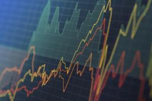 ارتفاع طفيف للأسهم الأوروبية مع ملامسة مستويات قياسية