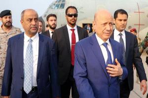 رحلة طارئة إلى الرياض.. العليمي وبن بريك يغادران عدن في لحظة مفصلية