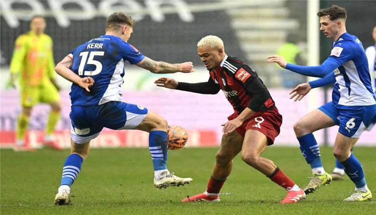فولهام يتقدم في كأس الاتحاد الإنجليزي.. وبورنموث يهزم إيفرتون
