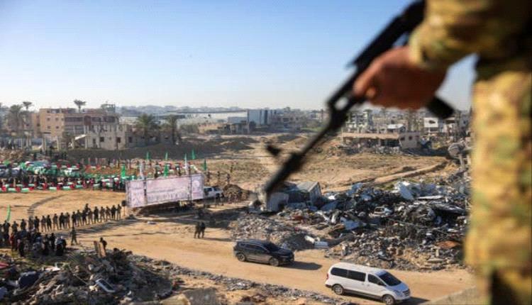 وسط انتشار لحماس.. الصليب الأحمر يتسلم 3 إسرائيليين من غزة
