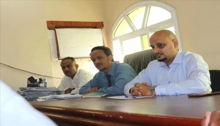 محكمة المنصورة تحجز قضية قاتل والدته للنطق بالحكم

