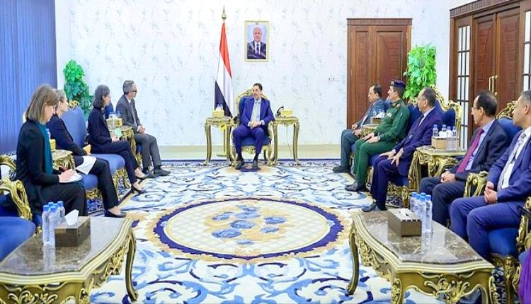 رئيس الوزراء يبحث مع بعثة الاتحاد الأوروبي التحديات الاقتصادية