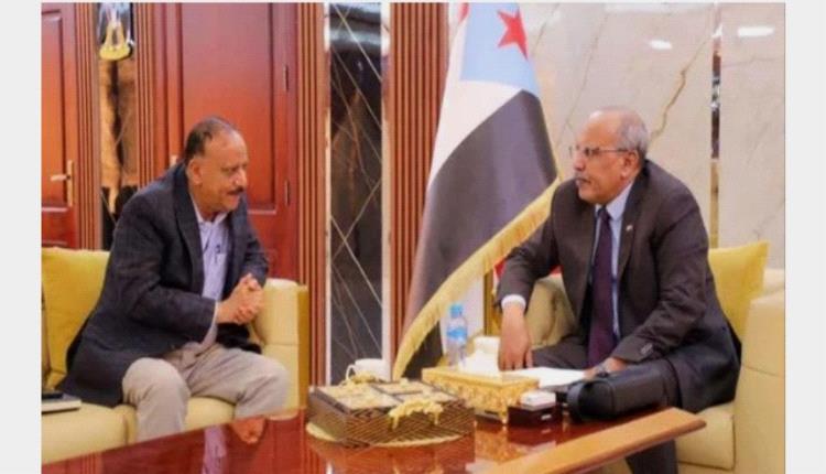 الكثيري يطلع على استعدادات تدشين الرحلات بين مطاري الريان والقاهرة
