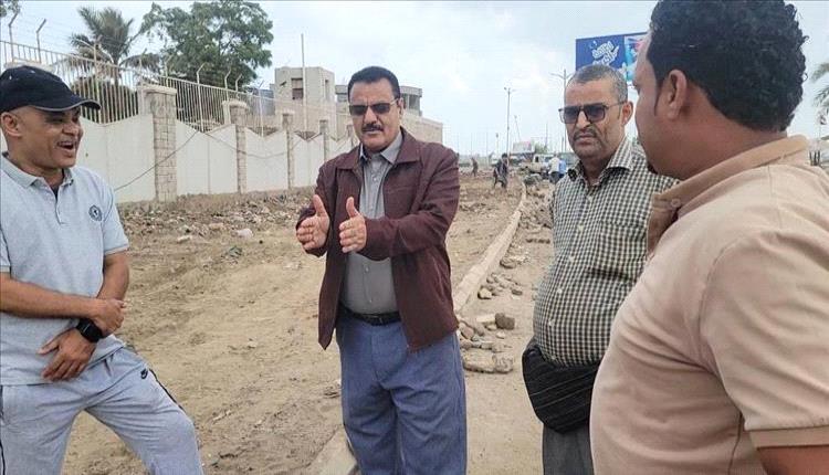 مدير عام المنصورة يتفقد أعمال التحسين في عدد من شوارع منطقة الدرين
