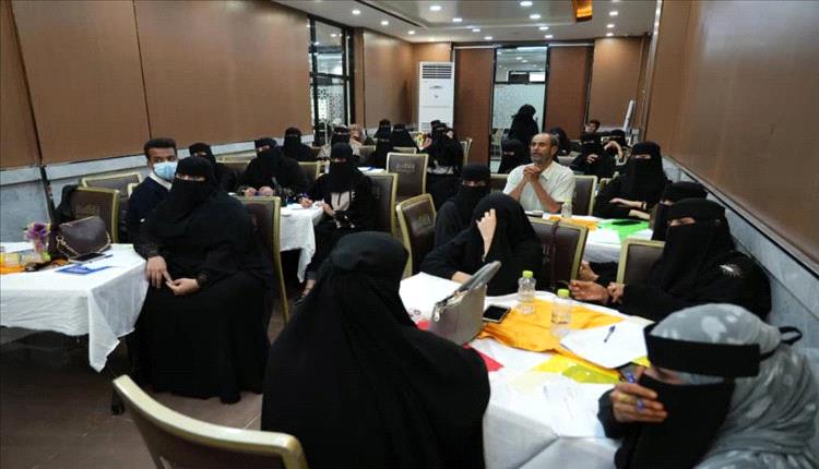 عدن: دورة تدريبية لتأهيل 280 متطوعة استعدادًا لحملة شلل الأطفال