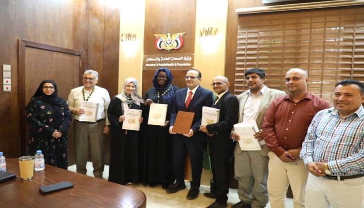 وزير الصحة يوقّع إستراتيجية زيادة الإقبال على التطعيم ويلتقي مدير منظمة "ميد جلوبل"
